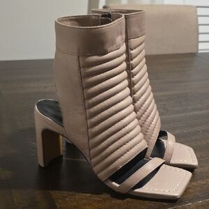 Chic Quilted Women's Heels in Nude